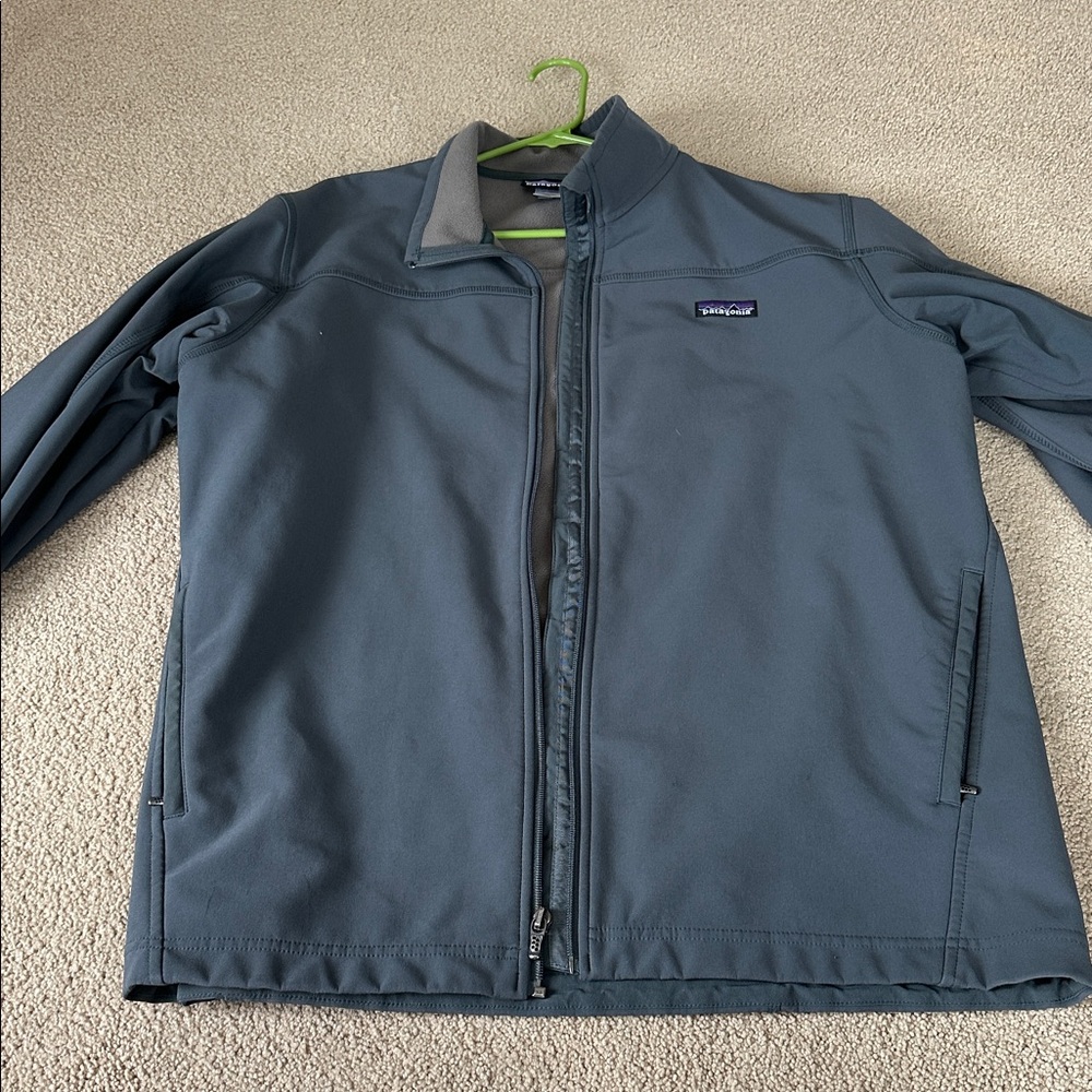 Patagonia full zip soft shell jacket - image 4